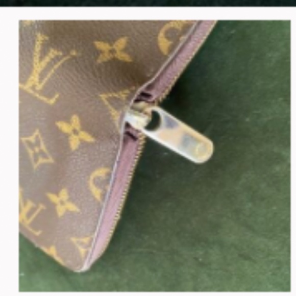 Louis Vuitton Zippy Wallet - Picture 10 of 14